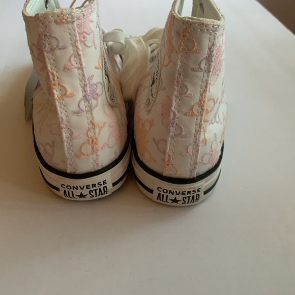 NWOB CTConverse All Star high top embroidered butterfly, US size 2 youth - Picture 4 of 6